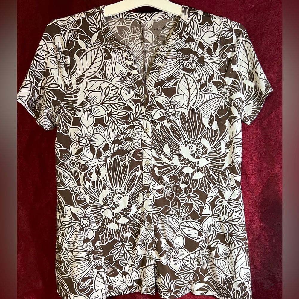 East 5th Womens Small Brown/White floral design Short Sleeve Button Down blouse